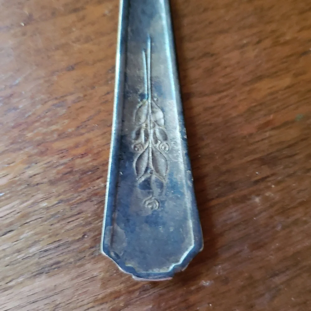 1938 Wm A Rogers A1 Plus Oneida LTD Silverplate Serving Fork 6 Inch